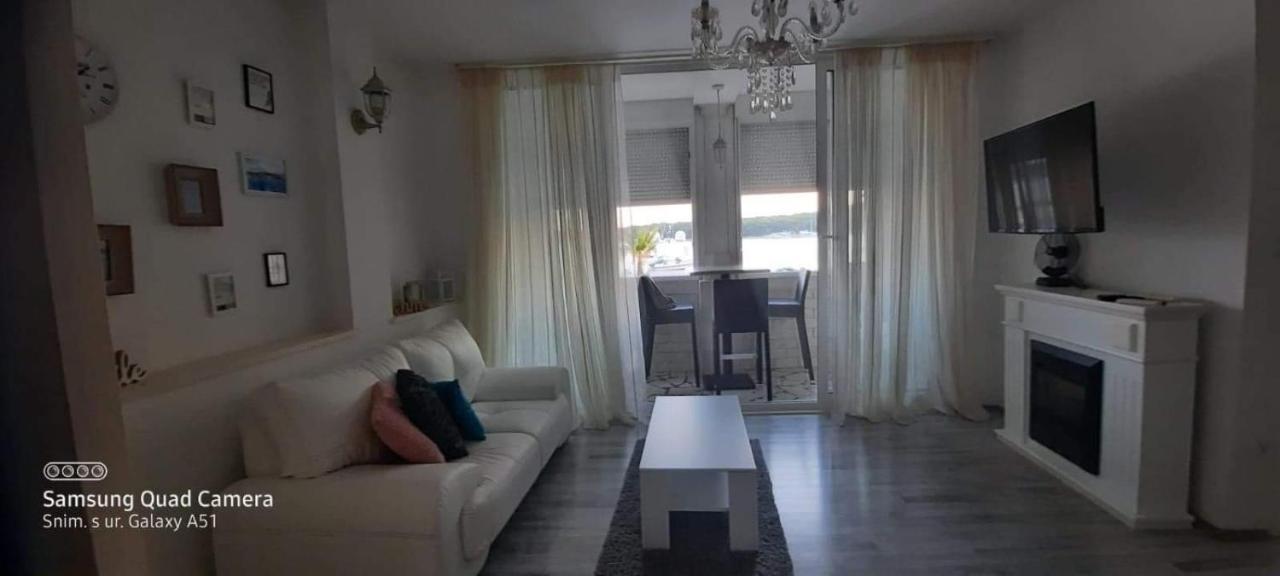 Apartman Cezar2 Rogoznica  Εξωτερικό φωτογραφία